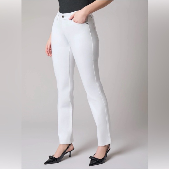 Kasper Women's White Plus Straight Leg Denim Pants Size 24W - Picture 2 of 4